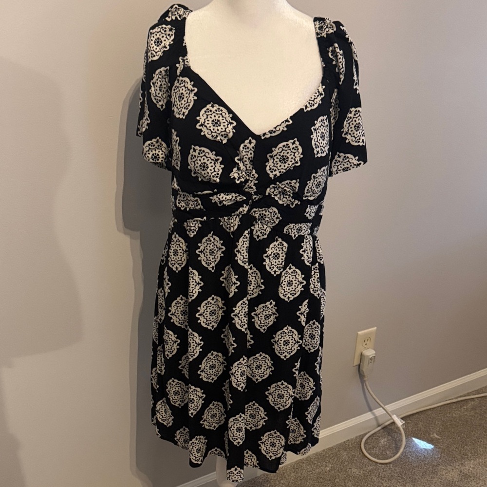 Lily Rose Black and White Midi Dress